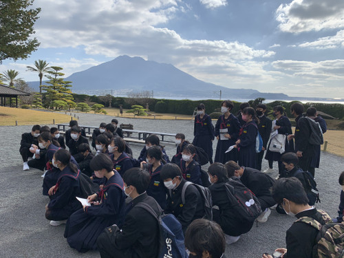 569d8b304bc543efb50407078b50e37d