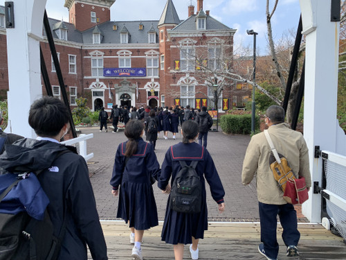 Bb615ade17cb4504bbcf4adebeb5341b